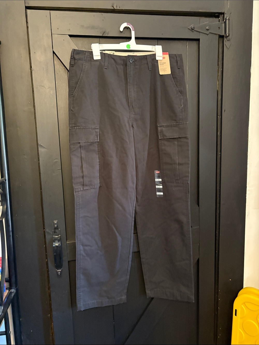 Levi's Men's Cargo Pants in Charcoal Black